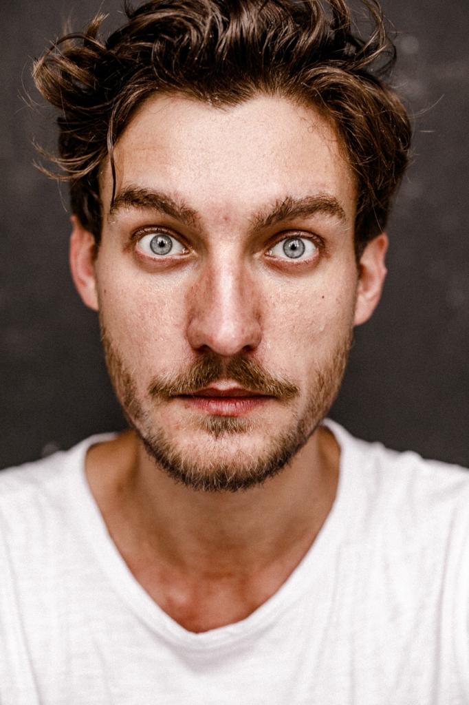 виктор михайлов актер. Viktor mikhaylov actor. виктор михайлов. виктор михайлов телеведущий. виктор михайлов модель.